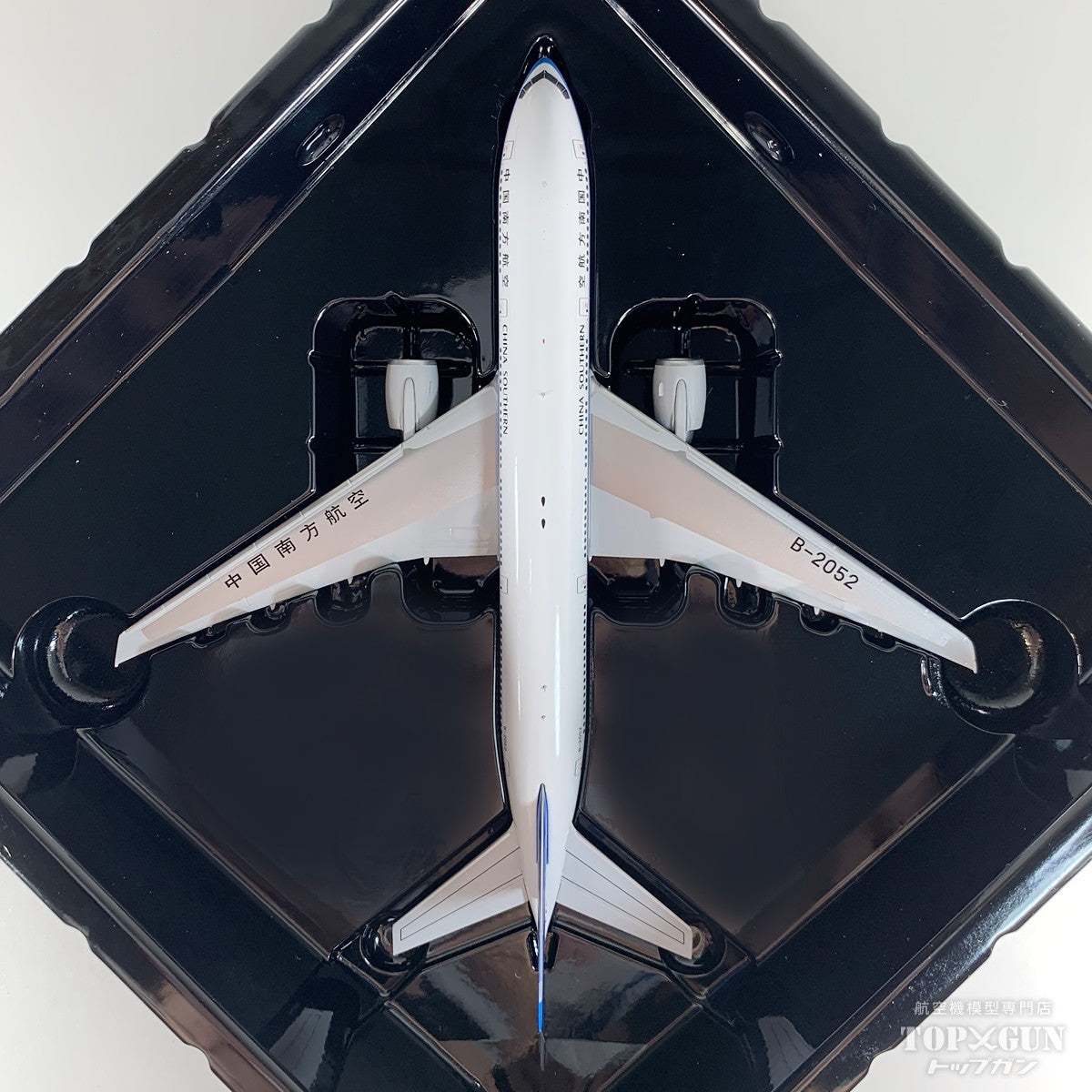 B777-200 中国南方航空 B-2052 1/400 [NG24181]