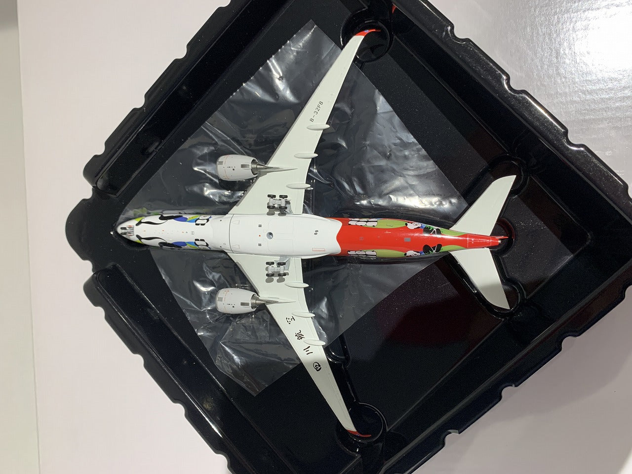 NG Models A350-900 四川航空 Panda Route cs B-32F8 1/400