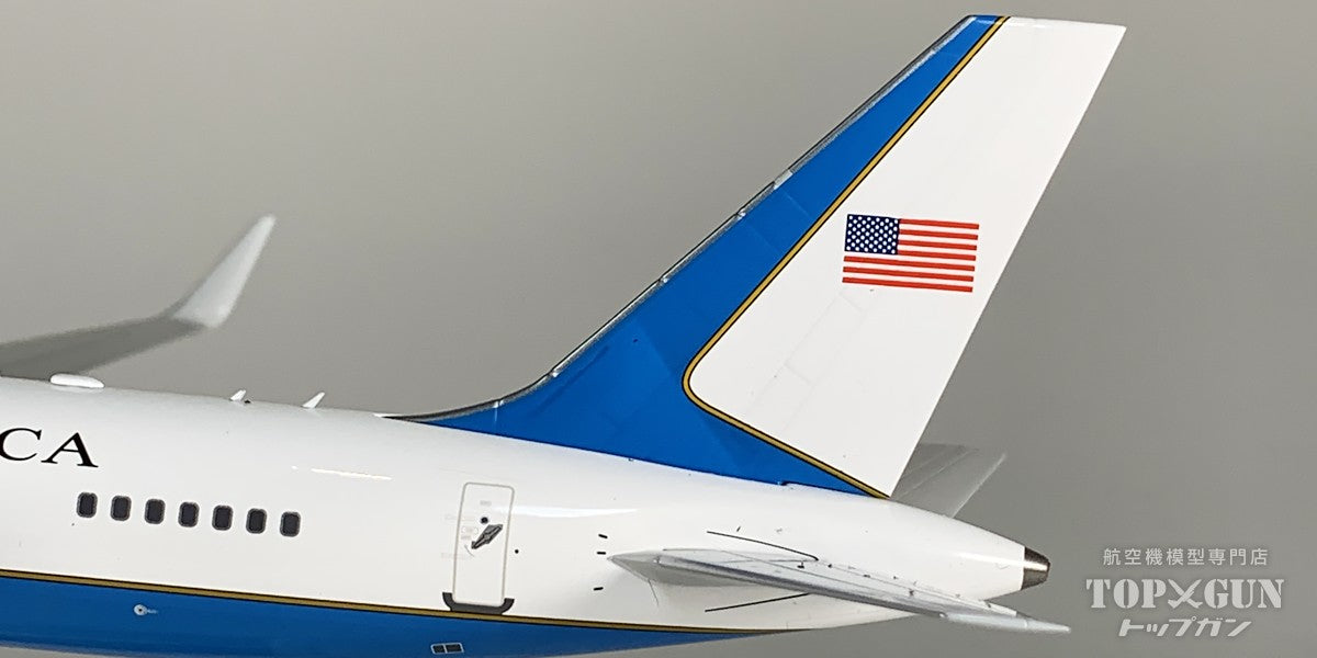 C-32A (757-200) アメリカ空軍 「equipped with PW2040 engines 」 19-0018 1/200 [NG42042]