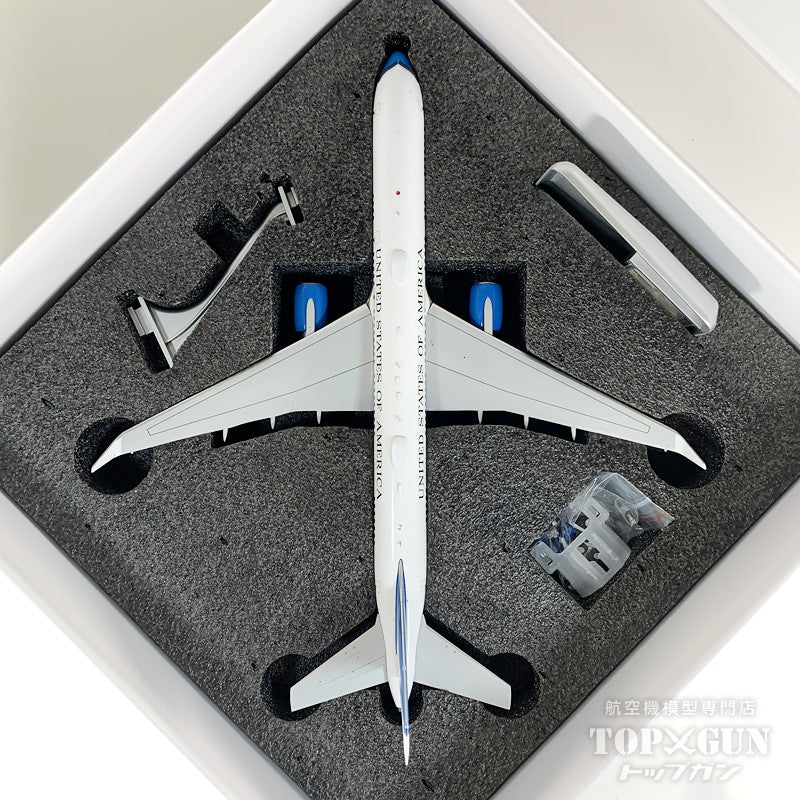 C-32A (757-200) アメリカ空軍 「equipped with PW2040 engines 」 19-0018 1/200 [NG42042]