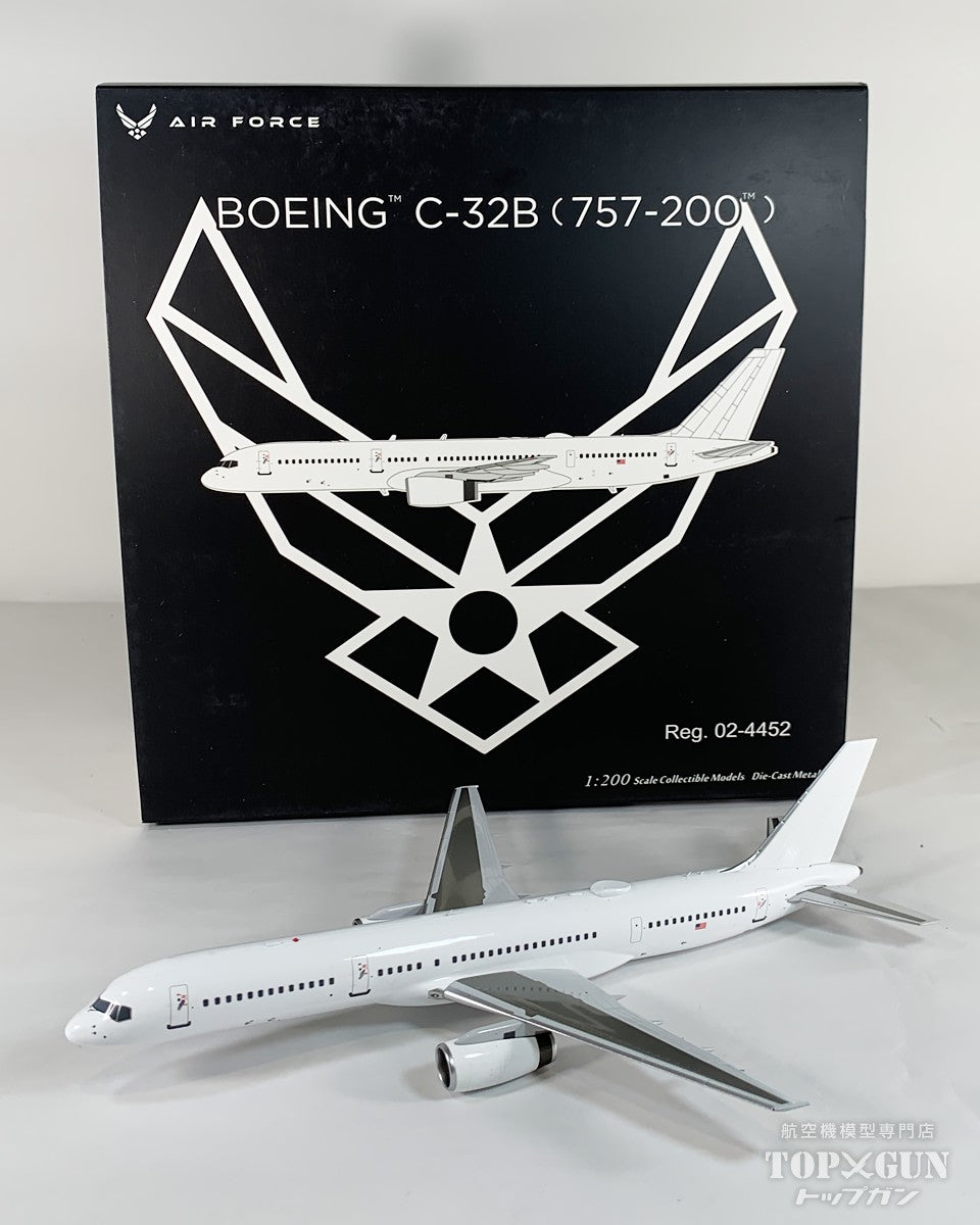 NG Models C-32B (B757-200) アメリカ空軍 02-4452 1/200 [NG42045]