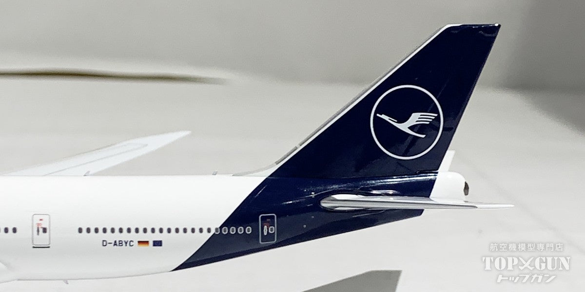 Boeing 747-8•Lufthansa•D-ABYG•12 Years Old