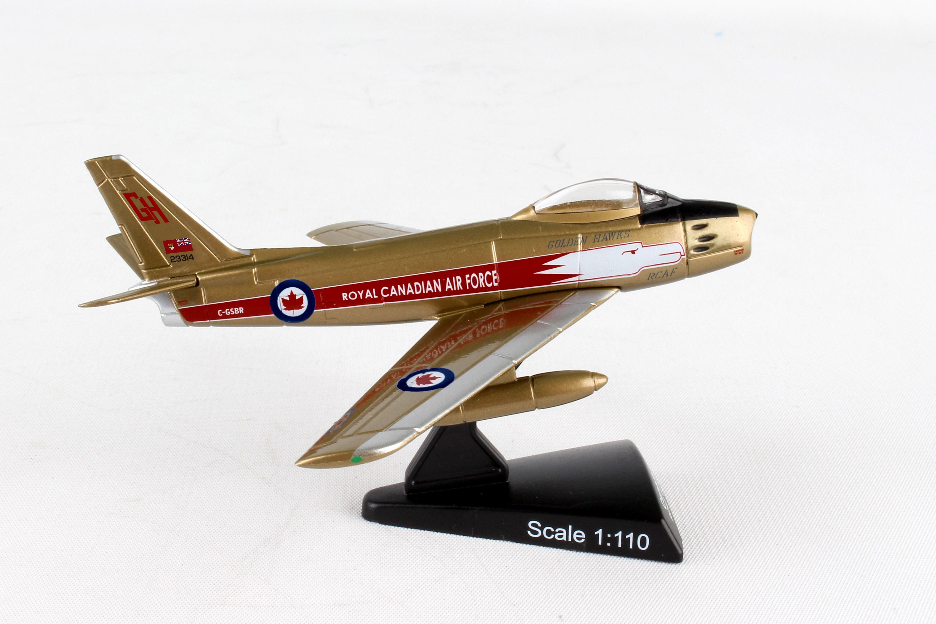 Canadair Sabre Canadian Air Force Acrobatic Team "Golden Hawks" 1/110 *No gear, stand only [PS5361-4]