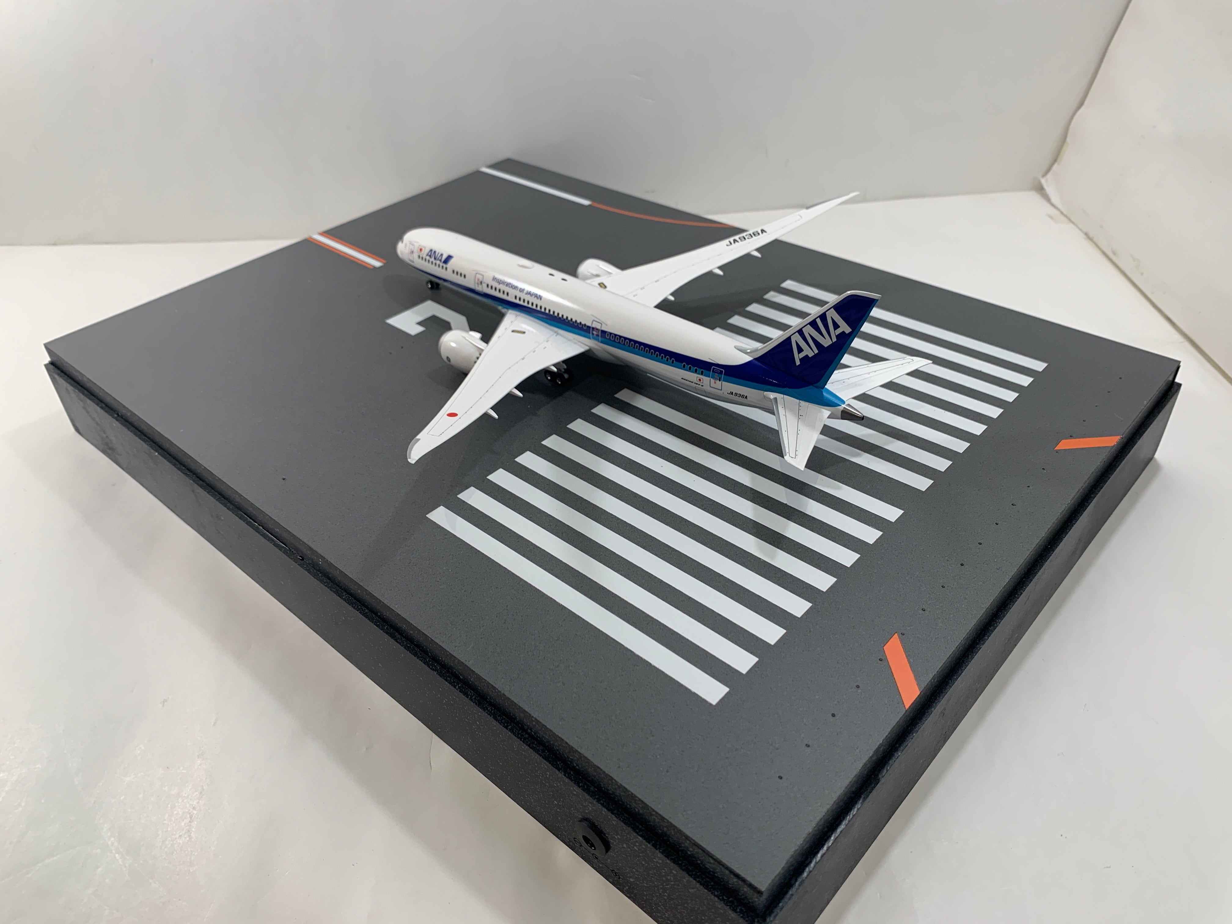 Roteiro Runway Haneda Airport Reproduction Runway B RWY22 Diorama Fiber Optic Built-in Light-up Set 1/200 [R2-HND22XL] 