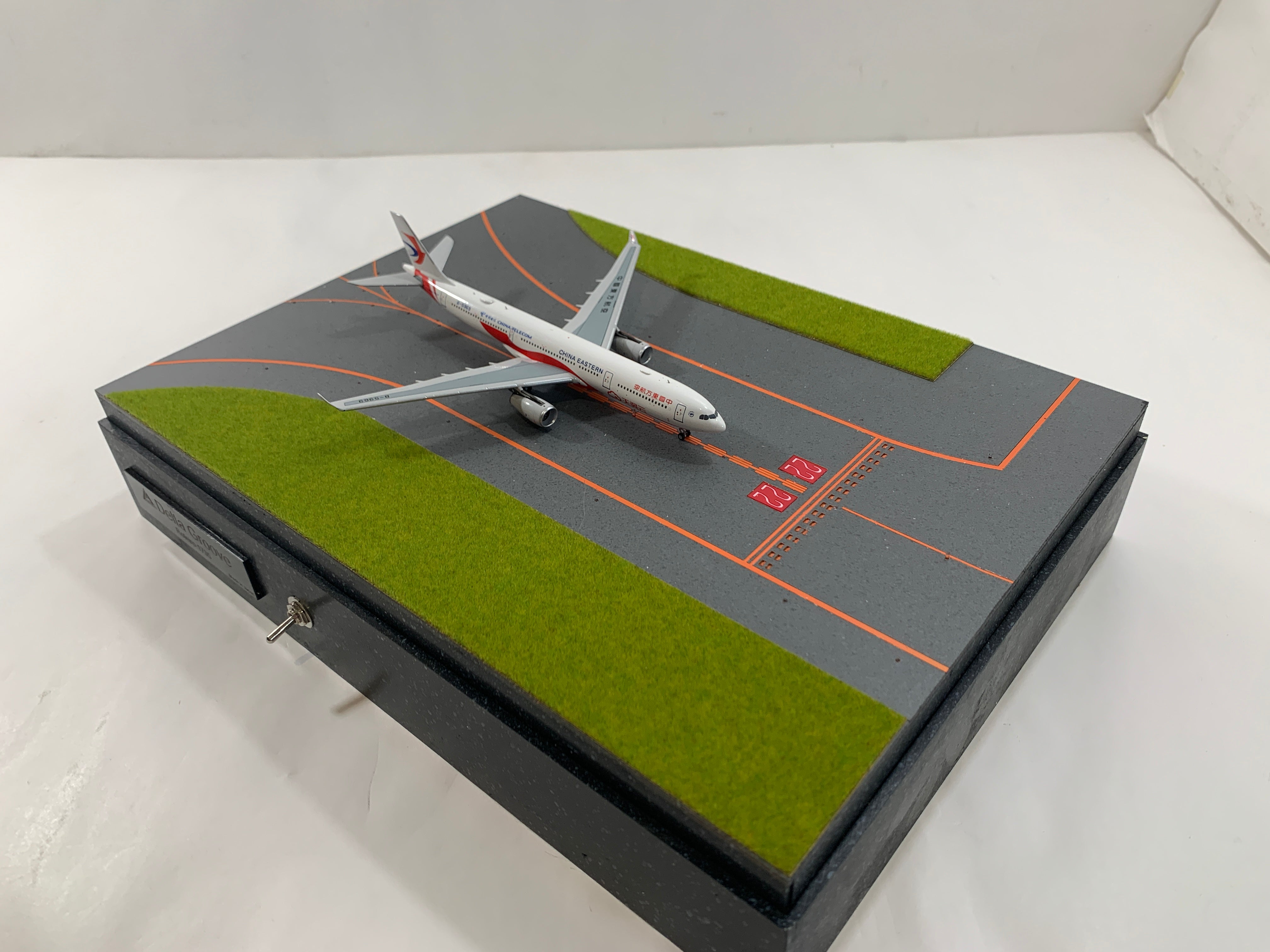 Roteiro Runway Reproduction of Haneda Airport Runway B RWY22 RHP/Right Side Diorama Fiber Optic Built-in Light-up Set