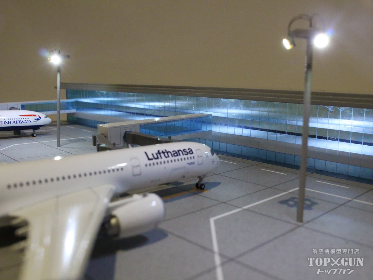 Roteiro4S Terminal 空港ターミナルLED組込式ライトアップジオラマセット（建物・搭乗橋・照明塔付） 2機駐機タイプ（A380非対応） 1/500スケール用 [R4-02S]