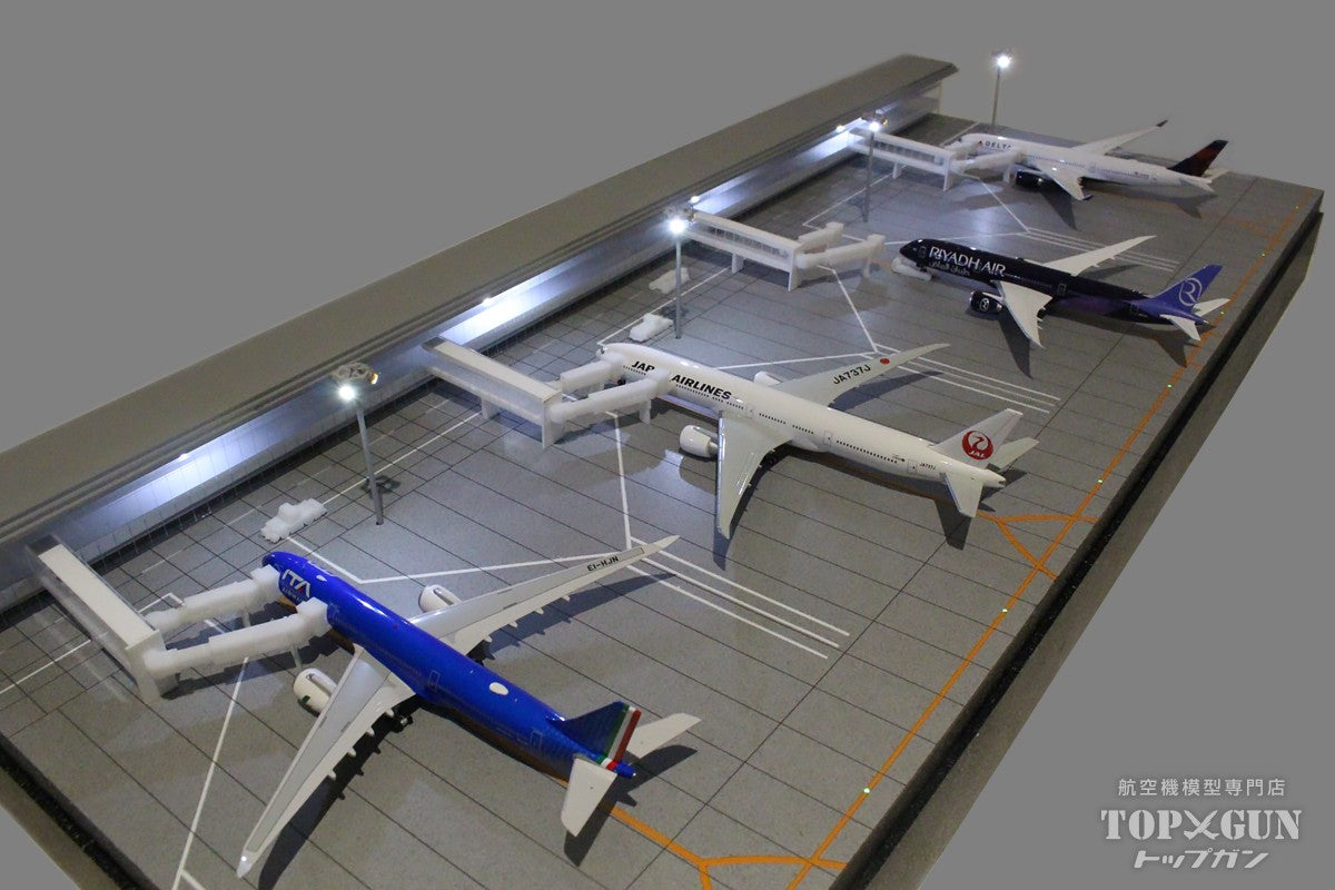 Roteiro Terminal Airport Terminal LED Built-in Light-up Diorama Set (with Buildings, Boarding Bridges, and Lighting Towers) 4 Aircraft Parking Type (Not for A380) 1/400 Scale [R4-05LB]