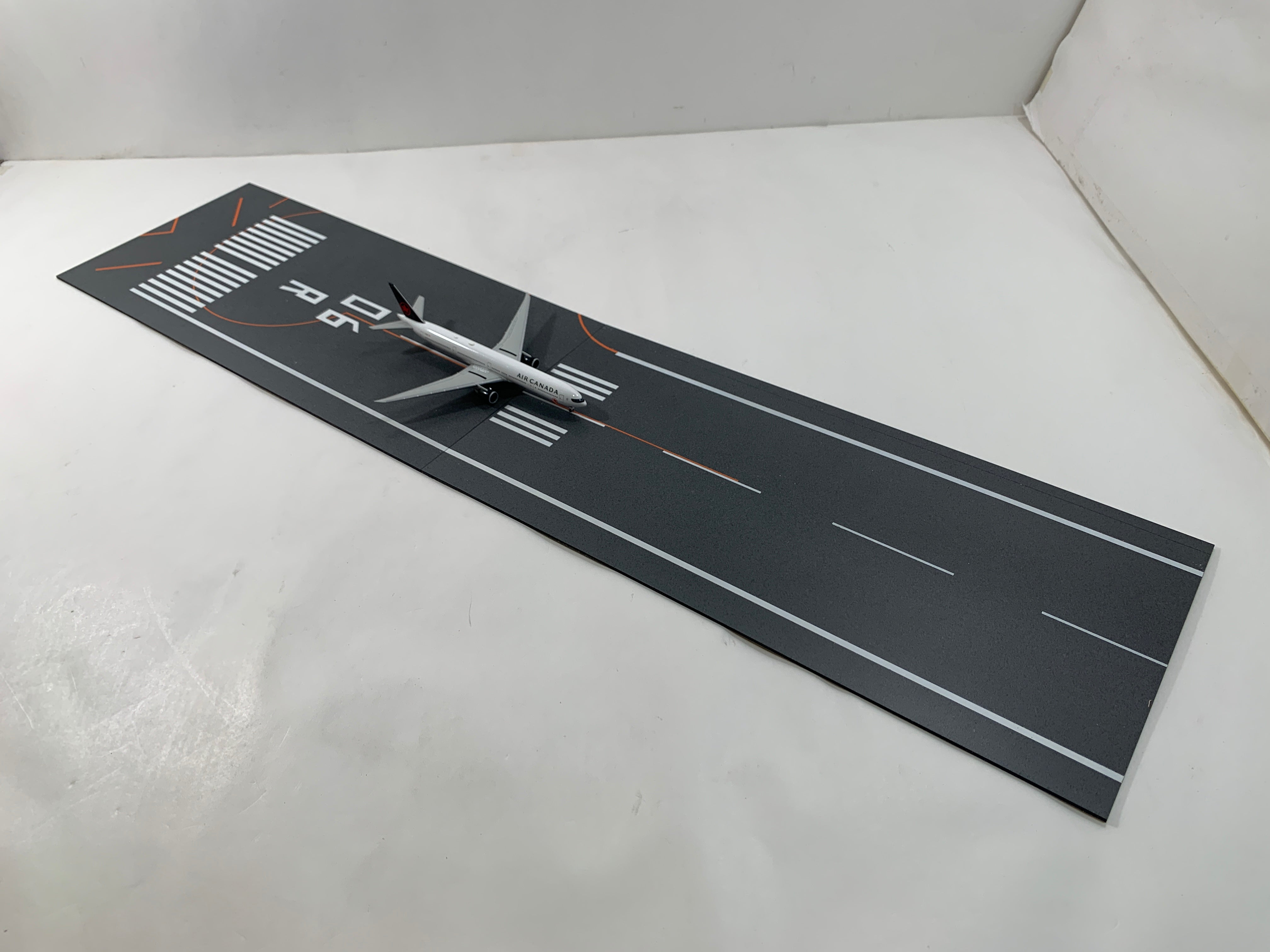 Roteiro Runway Kansai International Airport Runway A RWY06R Set of 2 Acrylic Boards 1/400 [RI2-KIX06RL]