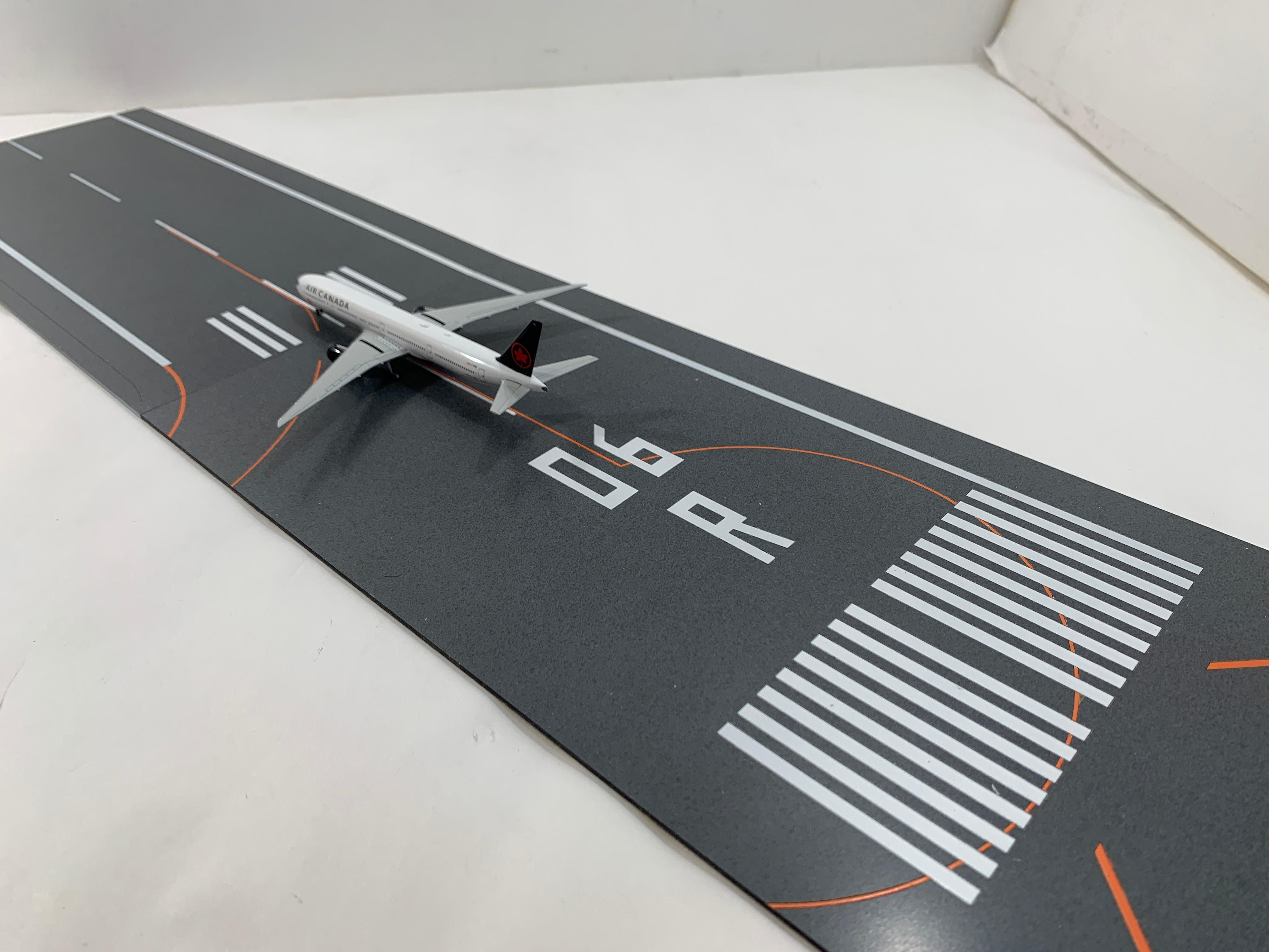 Roteiro Runway Kansai International Airport Runway A RWY06R Set of 2 Acrylic Boards 1/400 [RI2-KIX06RL]