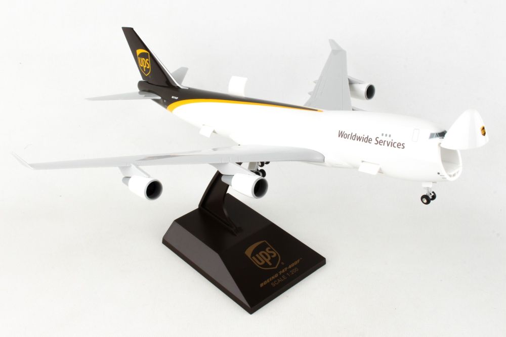 747-400F UPS United Parcel Service *Cargo door can be opened and closed N572UP 1/200 [SKR1113] 