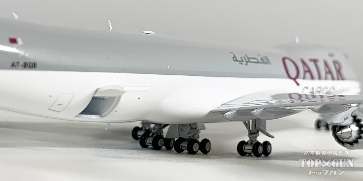 B747-8F カタール航空カーゴ ※開閉選択式 A7-BGB 1/400 [XX40161C]