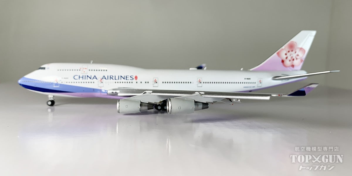 747-400 China Airlines B-18215 *Flaps down 1/400 [XX4977A] 