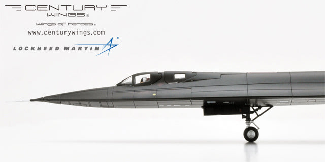 SR-71A US Air Force 9th Strategic Reconnaissance Wing, mid-80s "Skull &amp; Crossbones" #61-7962 1/72 [001607]