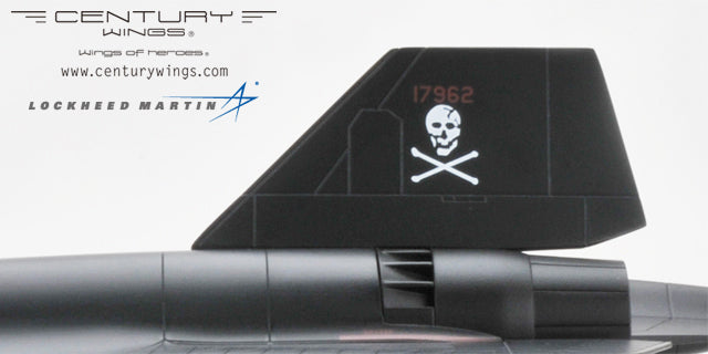 SR-71A US Air Force 9th Strategic Reconnaissance Wing, mid-80s "Skull &amp; Crossbones" #61-7962 1/72 [001607]