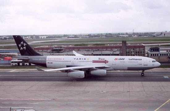 A340-200 ルフトハンザドイツ航空 特別塗装「スターアライアンス」 90年代 D-AIBA 1/400 [04009]