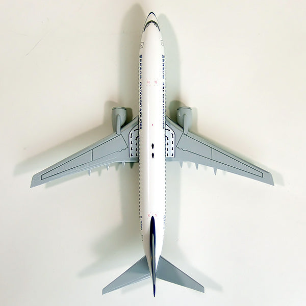 737-800 マンダリン航空 ランディングギア/スタンド付き B-16803 1/200 ※プラ製・完成品 [0601GR]