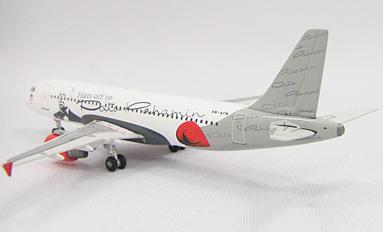 A320-200 AirAsia Special Paint "Hats Off to Dato' Paramin" 2010 9M-AFM 1/400 [10417]