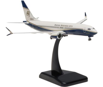 Boeing Business Jet 737 MAX8 (landing gear and stand included) 1/200 *Plastic [10437]