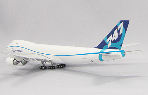 [Pre-order item] 747-8F (cargo type) Boeing house color, flight posture (with stand) N5017Q 1/400 [10553]