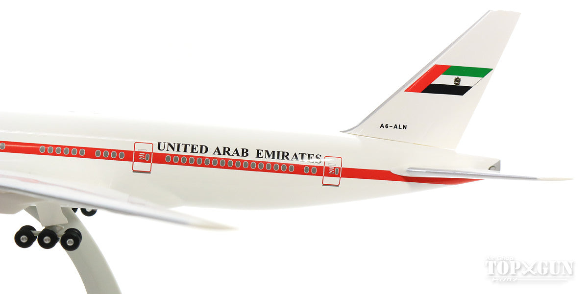 777-200ER UAEアラブ首長国連邦 政府専用機 A6-ALN (ギア/スタンド付属) 1/200 ※プラ製 [10949GR]