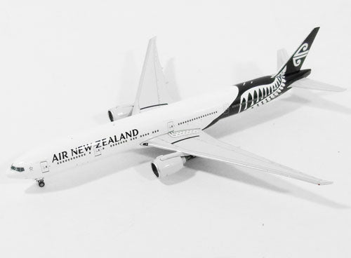 777-300ER Air New Zealand ZK-OKR 1/400 [10959]