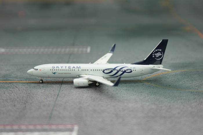 737-800 Garuda Indonesia SkyTeam livery PK-GMH 1/400 [10968]