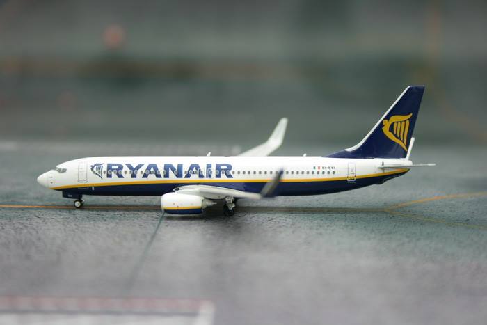 737-800w Ryanair EI-EVI 1/400 [10981]