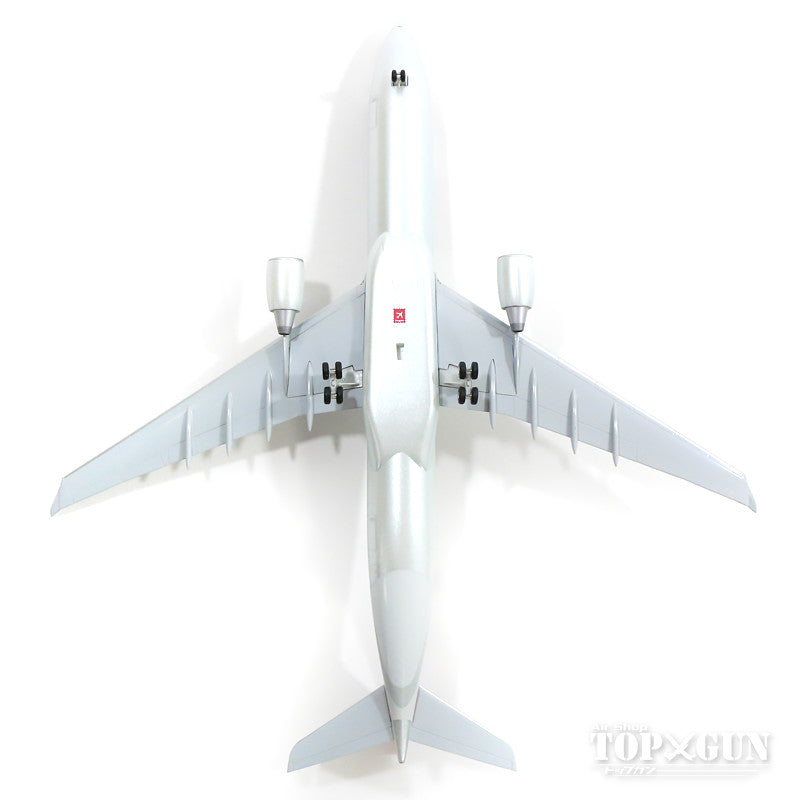 A330-300 American Airlines (gear/stand included) 1/200 *Plastic [10994GR]