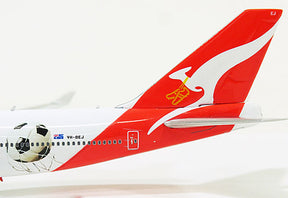747-400 カンタス航空 特別塗装　「2014年ワールドカップ」 VH-OEJ 1/400 [11010]