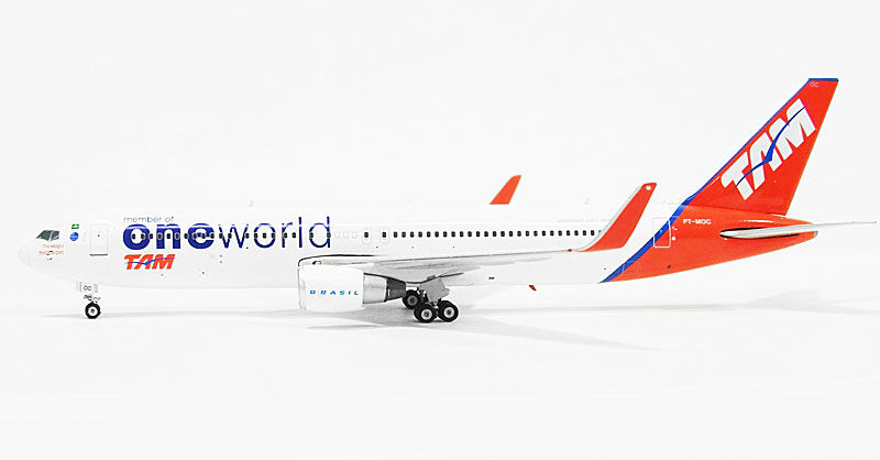 [Pre-order item] 767-300ER TAM Brazilian Airlines special paint "One World" PT-MOC 1/400 [11029]