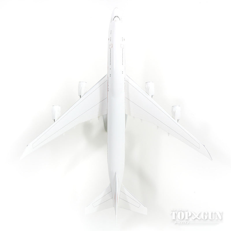 747-8 UAE政府専用機 A6-PFA (ギア/スタンド付属) 1/200 ※プラ製 [11090GR]