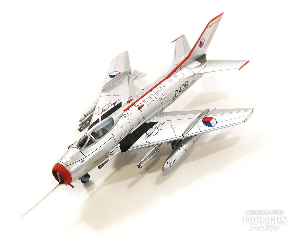 S-105 (MiG-19S "Farmer C") Czechoslovak Air Force 9th Fighter Regiment 1st Squadron Acrobatic Team Paint Bechynje Air Base 1964 #0428 1/72 *New mold [14642PD]