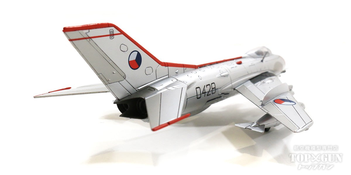 S-105 (MiG-19S "Farmer C") Czechoslovak Air Force 9th Fighter Regiment 1st Squadron Acrobatic Team Paint Bechynje Air Base 1964 #0428 1/72 *New mold [14642PD]