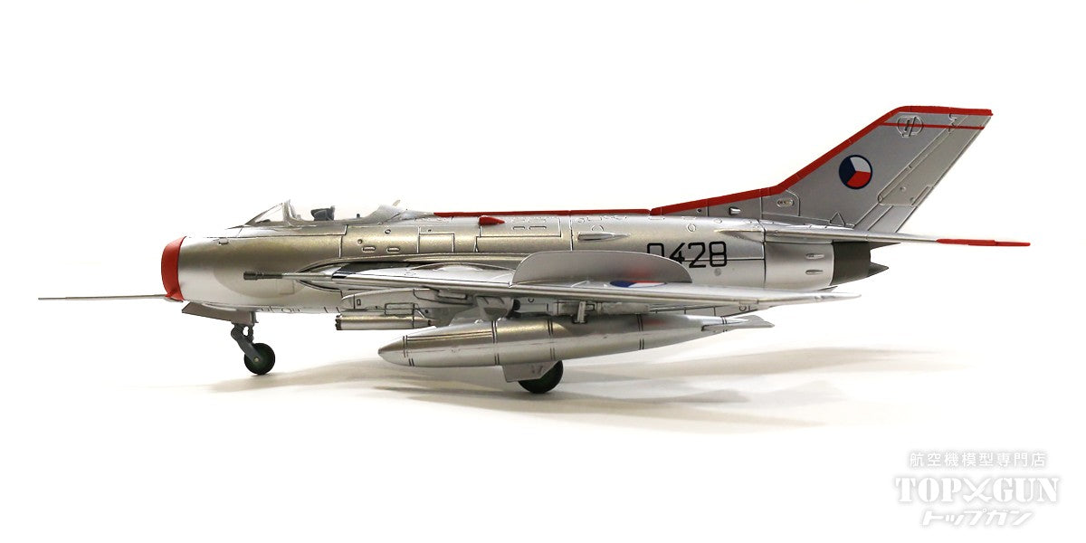 S-105 (MiG-19S "Farmer C") Czechoslovak Air Force 9th Fighter Regiment 1st Squadron Acrobatic Team Paint Bechynje Air Base 1964 #0428 1/72 *New mold [14642PD]