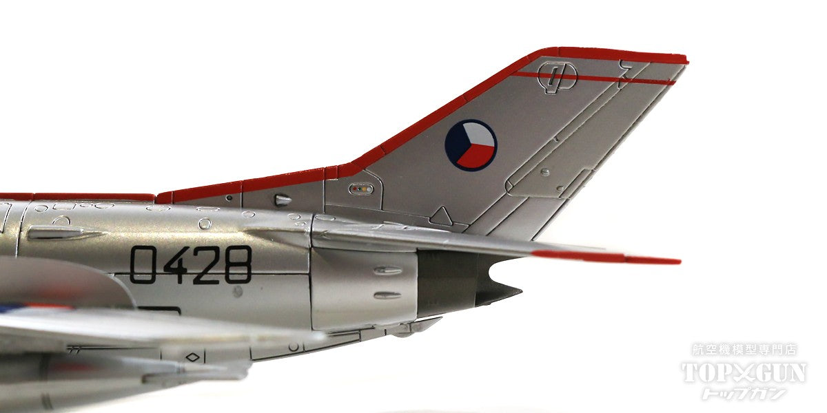 S-105 (MiG-19S "Farmer C") Czechoslovak Air Force 9th Fighter Regiment 1st Squadron Acrobatic Team Paint Bechynje Air Base 1964 #0428 1/72 *New mold [14642PD]