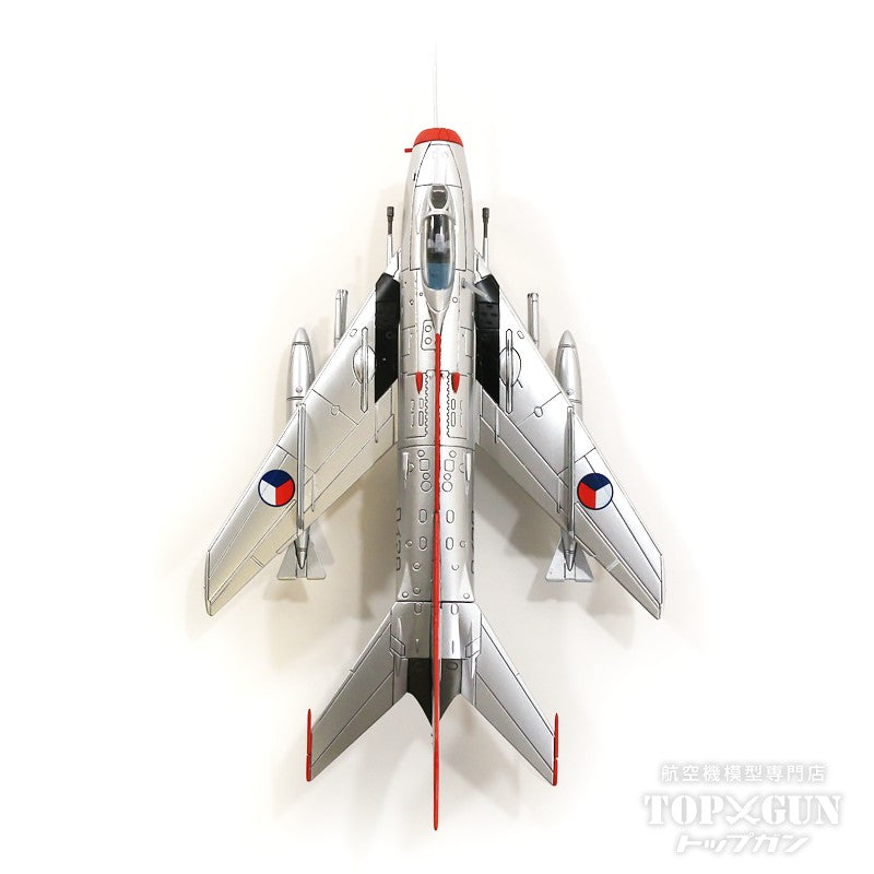 S-105 (MiG-19S "Farmer C") Czechoslovak Air Force 9th Fighter Regiment 1st Squadron Acrobatic Team Paint Bechynje Air Base 1964 #0428 1/72 *New mold [14642PD]