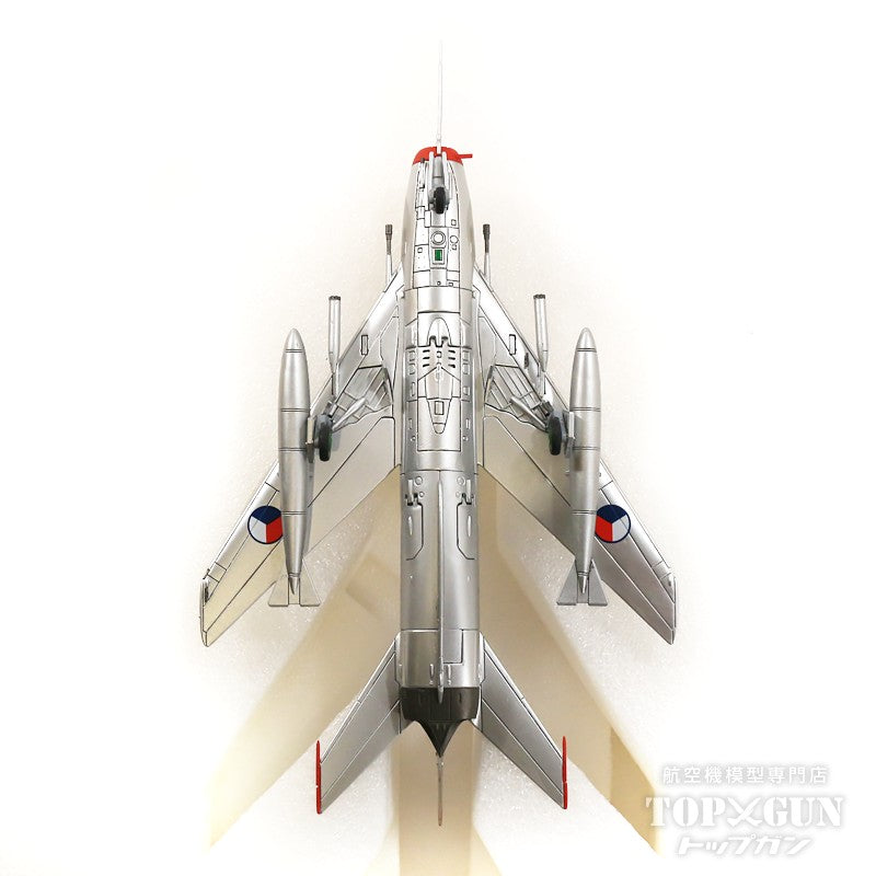 S-105 (MiG-19S "Farmer C") Czechoslovak Air Force 9th Fighter Regiment 1st Squadron Acrobatic Team Paint Bechynje Air Base 1964 #0428 1/72 *New mold [14642PD]