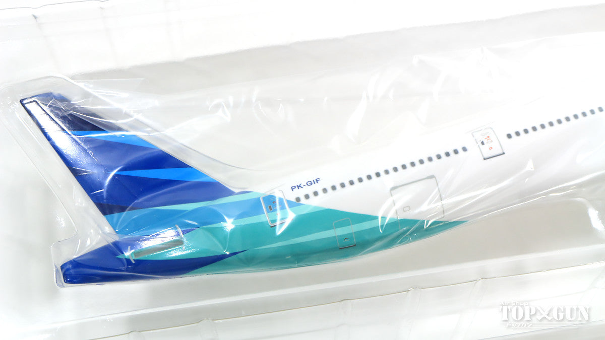 777-300ER Garuda Indonesia (stand included) PK-GIF 1/200 *Plastic [271050]