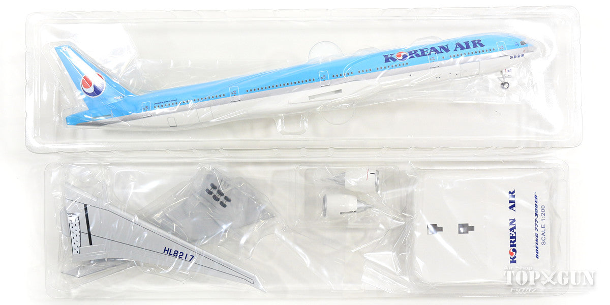 Boeing 777-300ER Korean Air HL8217 (gear/stand included) 1/200 *Plastic [271055]