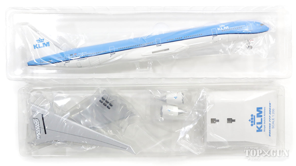 777-300ER KLM Royal Dutch Airlines PH-BVN (gear/stand included) 1/200 *Plastic [271312]