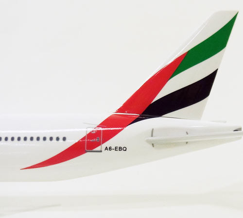 エミレーツ航空 Boeing 777-300ER モデル　 1/100スケ−ル Amazon.com: Boeing 777-300ER Commercial Aircraft Emirates