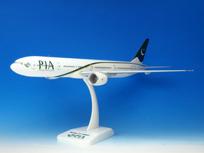 777-300ER PIAパキスタン国際航空 AP-BID 1/200 ※プラ製 [4425GR]