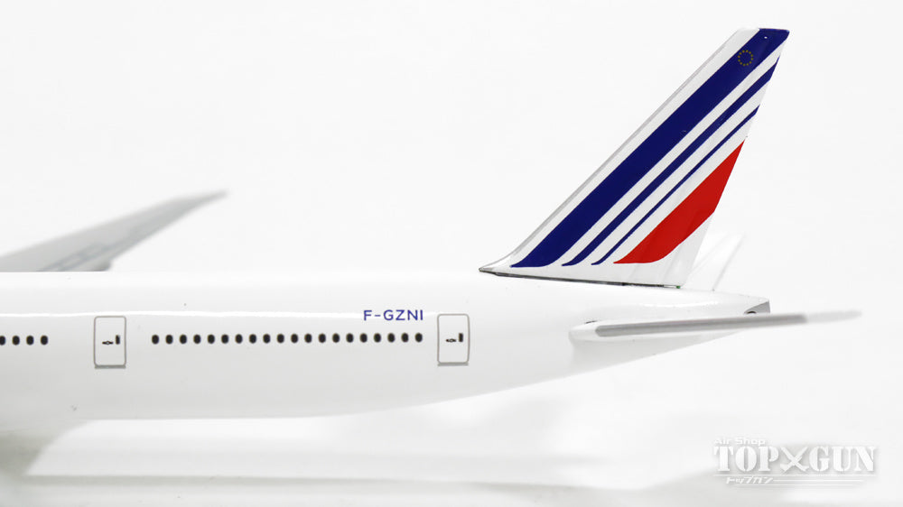 Amazon.com: herpa Air France Boeing 777-300ER Miniature 1