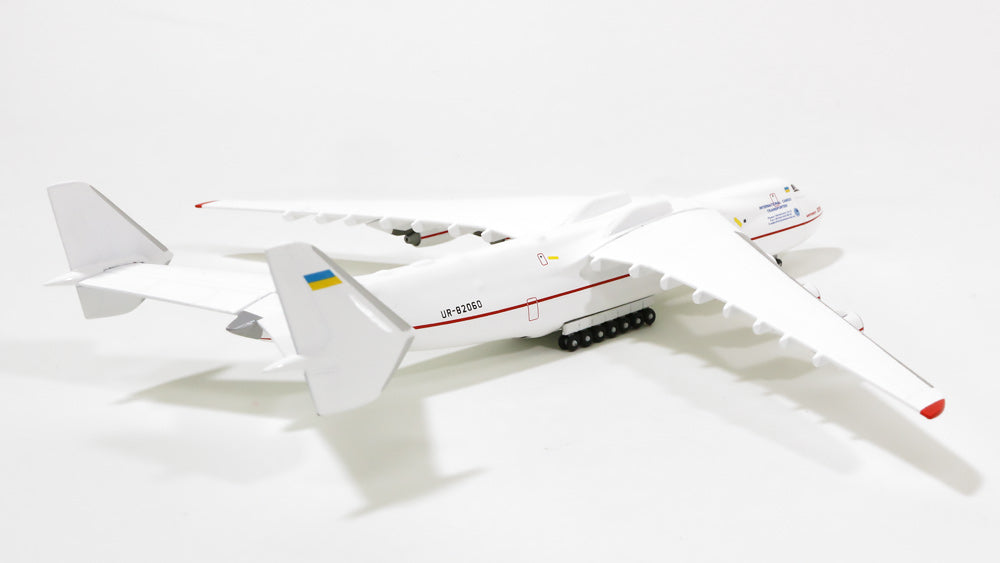 An-225「ムリーヤ」 アントノフ航空機製造（ウクライナ） 00年代 赤白塗装 UR-82060 1/500 ※新金型 [515436]