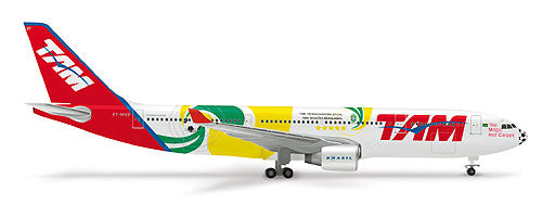 A330-200 TAM Airlines (Brazil) World Cup Commemorative Special Paint "Brazil Official Football Team" PT-MVP 1/500 *Limited [515580]