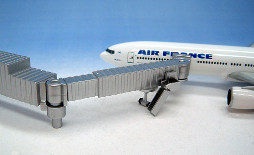 ヘルパ　ジオラマ　空港アクセサリー　1/500 Herpa Wings 空港ジオラマアクセサリー 1連式搭乗橋 4点セット