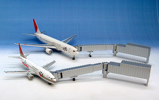 Airport diorama accessories (No. 8) 1- and 2-way boarding bridges, set of 4, 1/500, plastic [519786]