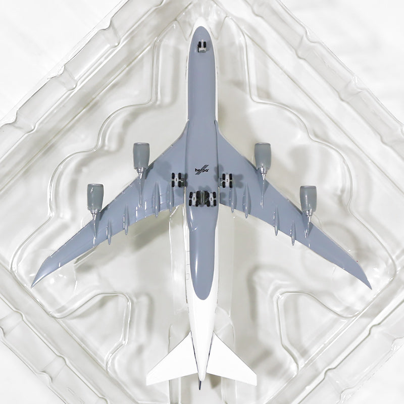 747-8i ルフトハンザドイツ航空 特別塗装 「Fanhansa Siegerflieger（勝者のフライト）」 D-ABYI 1/500 [527187]