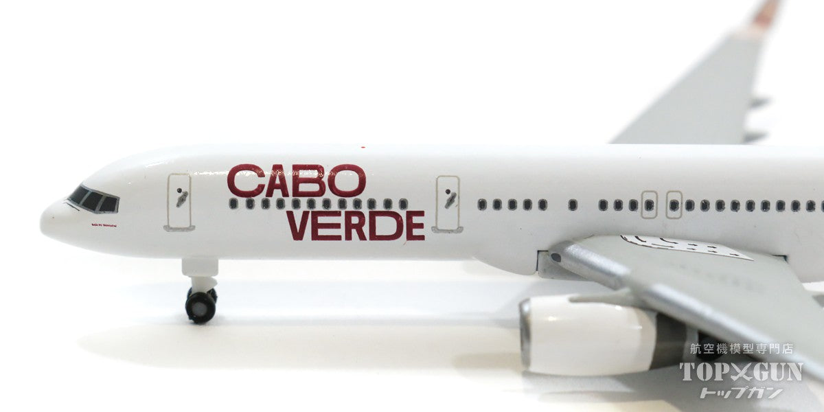 757-200 TACV Cabo Verde Airlines "Baia de Tarrafal" D4-CCG Island of Santiago colors 1/500 [534598]