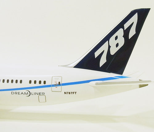 787-8 ボーイング社ハウスカラー 試験飛行時 地上状態主翼/スタンドなし N787FT 1/200 ※プラ製 [5361GR]